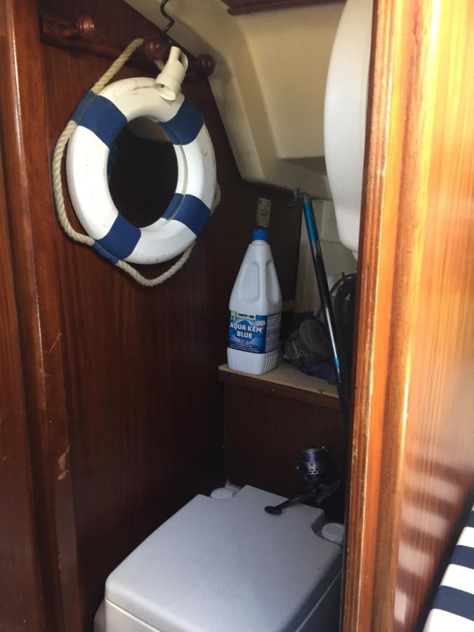 Petit Voilier A Quai Port Barcares Otel Le Barcarès Dış mekan fotoğraf